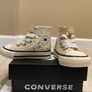 Converse Chuck All Star (High Top) Vintage White, Baby Girl Size 2